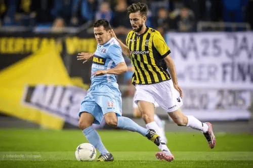 一触即发荣升是卧底吗